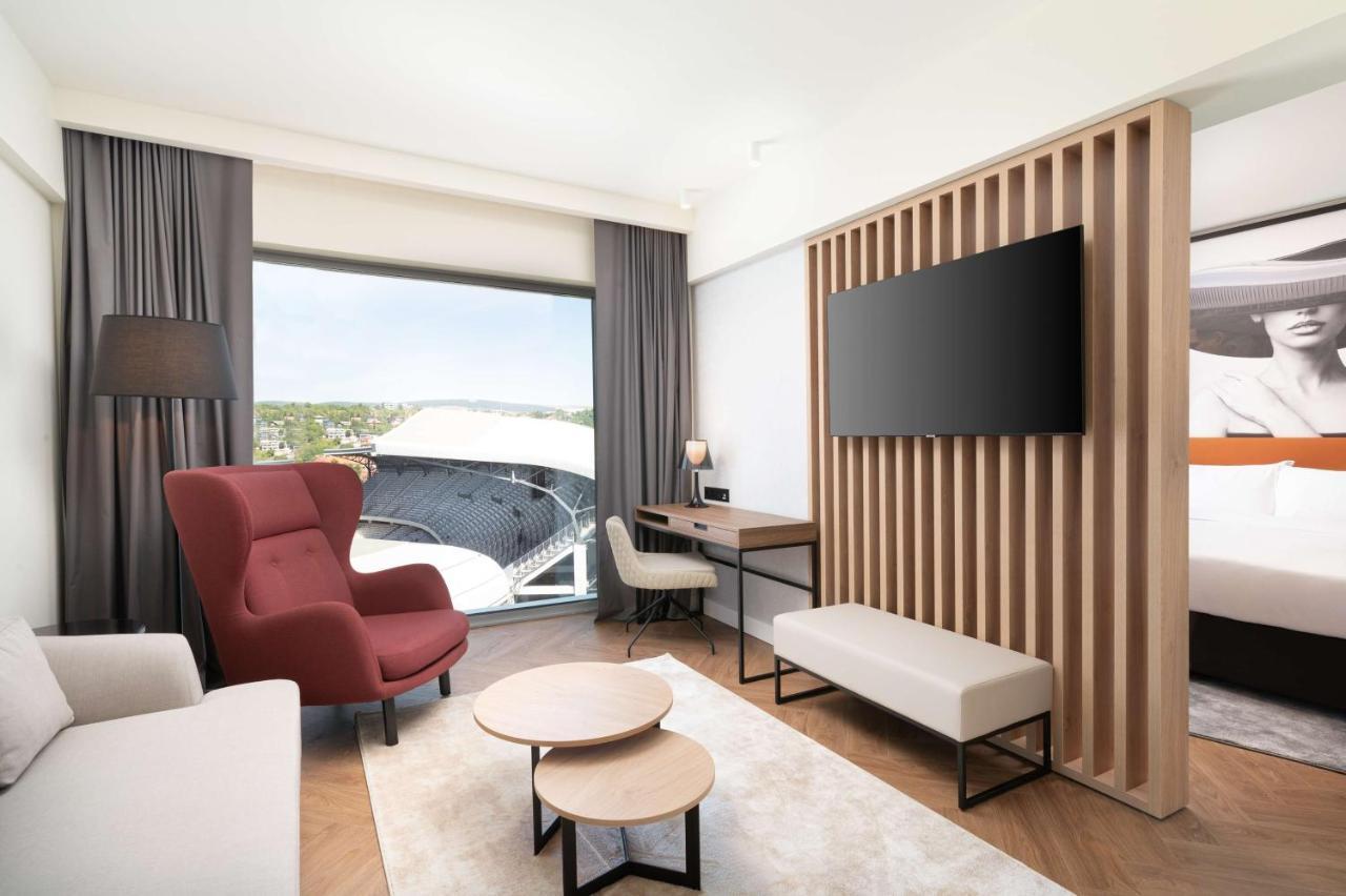 Radisson Blu Hotel, Cluj المظهر الخارجي الصورة A room at the hotel