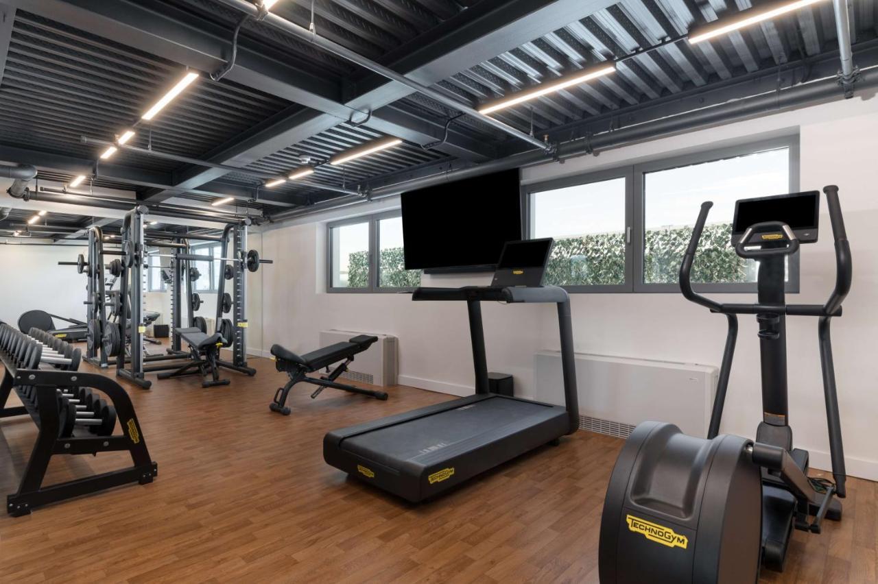 Radisson Blu Hotel, Cluj المظهر الخارجي الصورة The gym at the hotel