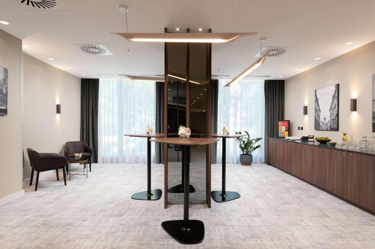Radisson Blu Hotel, Cluj المظهر الخارجي الصورة The interior of the new library