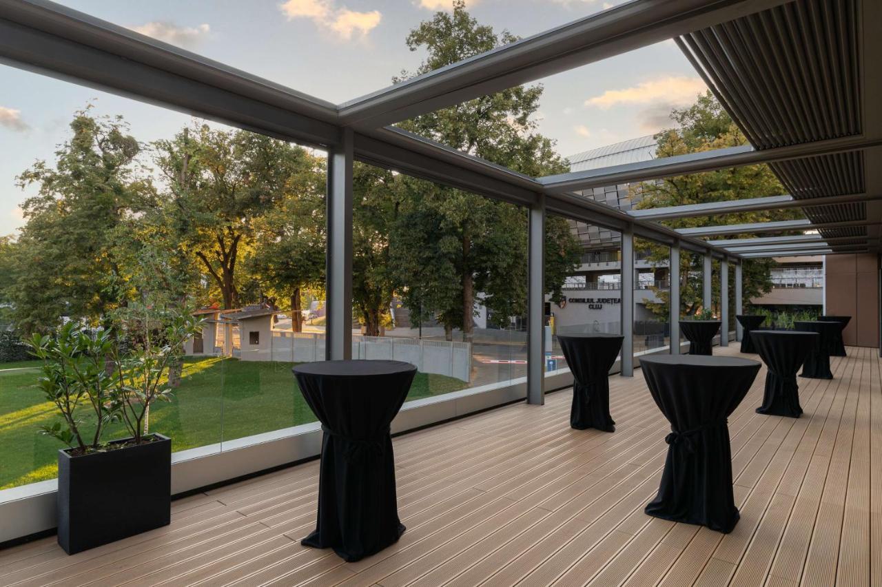 Radisson Blu Hotel, Cluj المظهر الخارجي الصورة The terrace