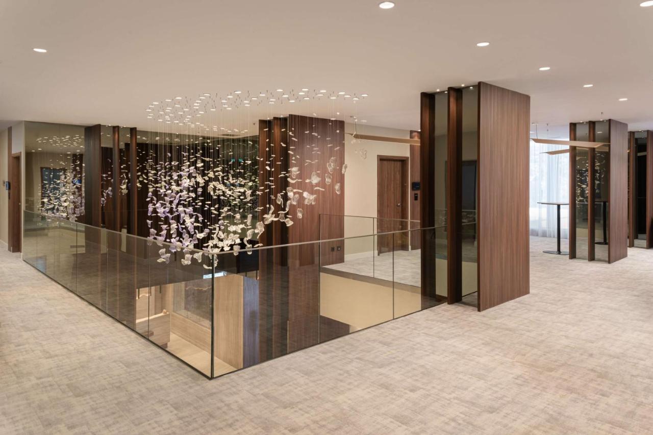 Radisson Blu Hotel, Cluj المظهر الخارجي الصورة The interior of the hotel