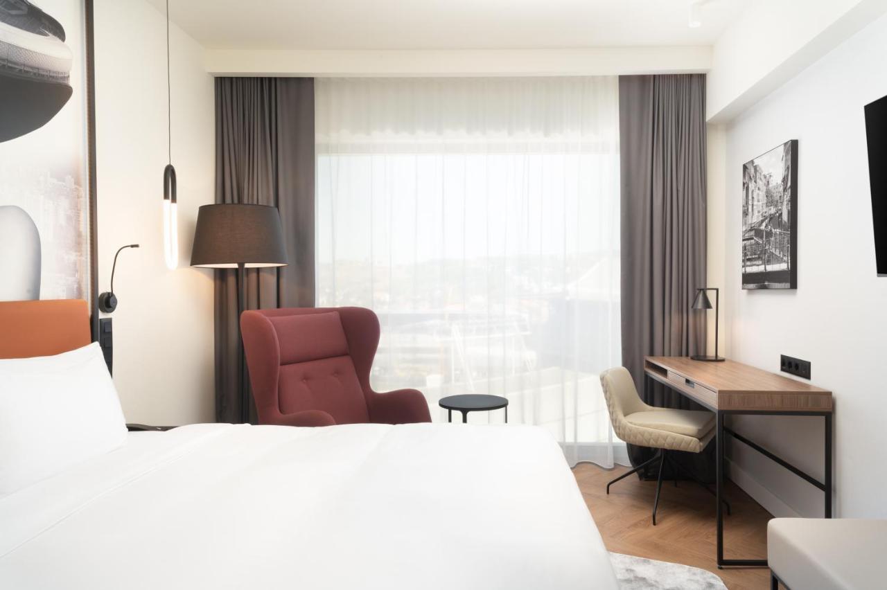 Radisson Blu Hotel, Cluj المظهر الخارجي الصورة A room at the hotel
